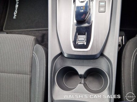 2025 Nissan Qashqai E-power SV MY24 04DR A €39,950 thumbnail