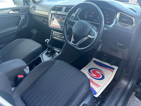 2023 Volkswagen Tiguan Allspace 2.0 TDI 150HP Life €38,950 thumbnail