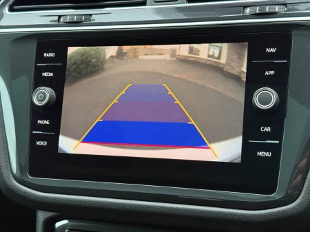 2020 Volkswagen Tiguan 2.0 TDI 150HP Comfortline €27,900 thumbnail