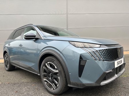 2025 Peugeot 5008 BEV 73kwh 210hp Allure €48,900
