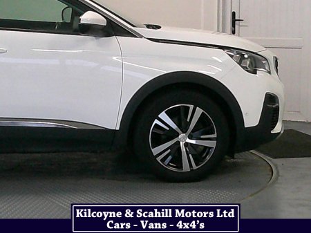 2020 Peugeot 5008 ALLURE BLUEHDI S/S A €27,950 thumbnail