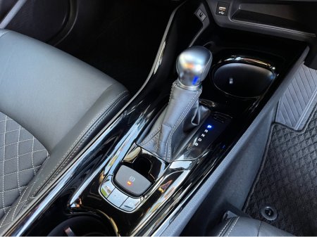 2023 Toyota C-HR SOL HYBRID AUTOMATIC 1.8 PETROL //LOW MILES//HIGH SPEC//HALF LEATHER HEATED SEATS//360 PARKING CAMERAS//KEYLESS ENTRY// €29,950 thumbnail