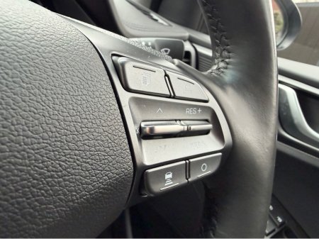 2022 Hyundai Ioniq PREMIUM EV//LOW MILEAGE//HYUNDAI SERVICE HISTORY//SIMI AND AA DEALER €15,900 thumbnail