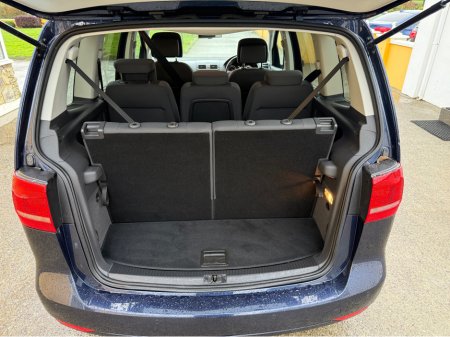 2015 Volkswagen Touran 1.4TSI HIGHLINE AUTOMATIC DBA-1TCTH €14,950 thumbnail