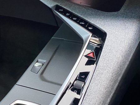 2025 Peugeot 3008 1.2 MHEV 145bhp eDCS6 Allure €42,900