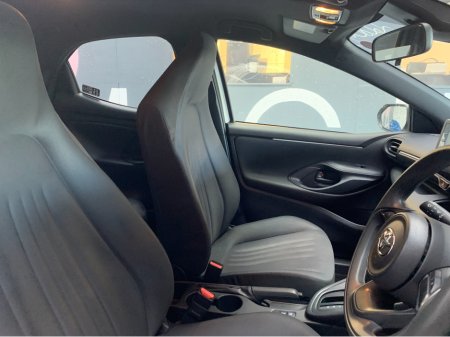 2021 Toyota Yaris AUTOMATIC YARIS X / 85k KMs / 1.0 Petrol / Reverse Camera €17,950 thumbnail