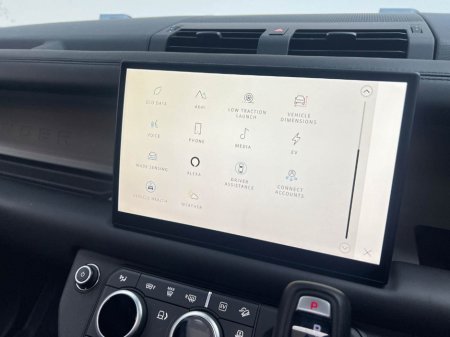 2024 Land Rover Defender HSE X-DYNAMIC P400E €92,990 thumbnail