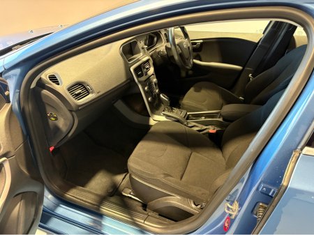 2015 Volvo V40 LOW KMS - AUTO - NEW NCT - REVERSE CAMERA €10,950 thumbnail