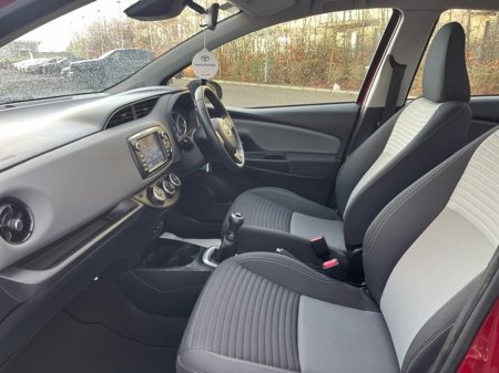 2019 Toyota Yaris YARIS 1.0 5DR LUNA €15,950 thumbnail