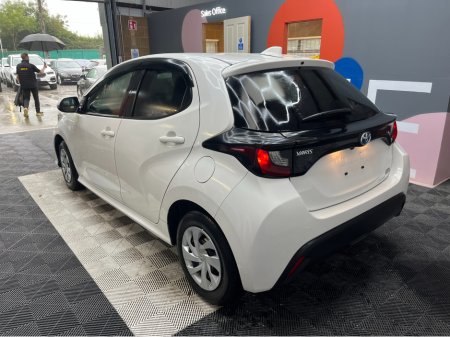 2021 Toyota Yaris 2021 TOYOTA YARIS 1.5 HYBRID / 98K KMS / REVERSE CAMERA & MORE €15,950