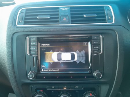 2016 Volkswagen Jetta CL 2.0 TDI MANUAL 5SPEED 110BHP 4DR €8,950 thumbnail