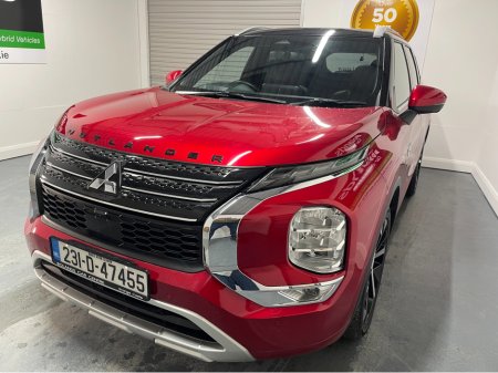 2023 Mitsubishi Outlander (New Model) HYBRID 2.4 PHEV 7 SEATER AUTOMATIC TOP SPEC MODEL www.bolandscarcentre.ie €39,900