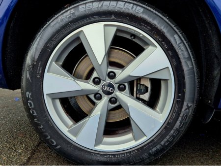 2021 Audi Q5 40 TDI S-TRONIC SE LAUNCH €39,995 thumbnail