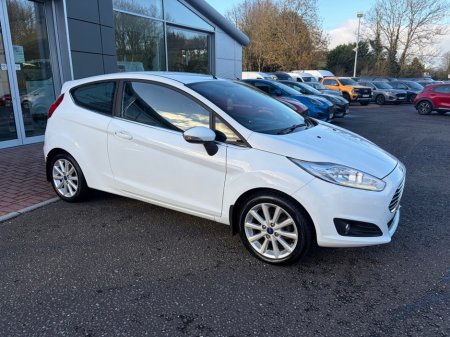 2017 Ford Fiesta TITANIUM 1.25i 60PS 5SPEED 3DR €13,000