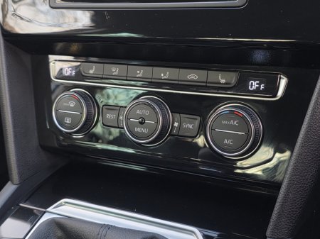 2015 Volkswagen Passat 1.6 TDI 120HP Highline €13,999 thumbnail