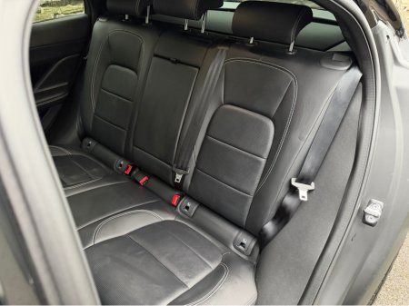 2024 Jaguar I-Pace R-DYNAMIC EV400 BLACK EDITION//IMMACULATE THROUGHOUT//PANORAMIC ROOF//SIMI AND AA DEALER €41,950 thumbnail