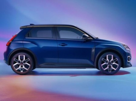 2026 Renault 5 E-Tech Roland Garros 52kWh 150hp *ORDER YOUR 261 TODAY* €35,070