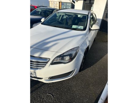 2014 Opel Insignia 2.0CDTI 140PS S €2,950