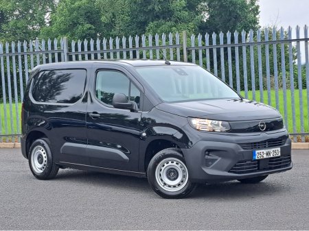 2025 Opel Combo KOMFORT 1.5TD 100HP L1H1 €19,919
