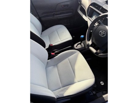 2016 Toyota Aqua 1.5 DAA-NHP10 5DR AUTO €8,950