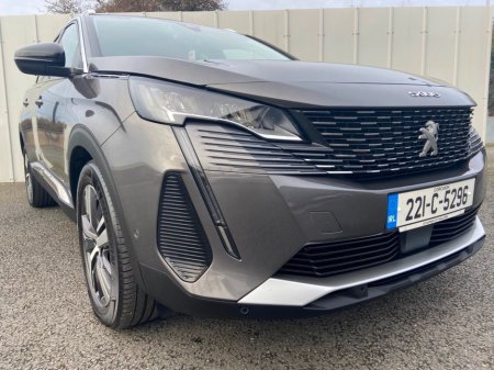 2022 Peugeot 5008  €32,950