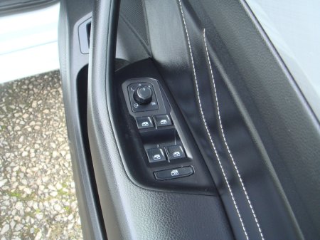 2022 Volkswagen Passat Estate SEL 2.0 TDI 150 BHP Evo SCR €200 Road Tax NCT 2/28 *** Your's from as little as €107 per week *** SALE *** SALE *** SALE *** €23,999 thumbnail