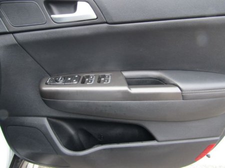 2017 Kia Sportage EX 5DR. LOW KLMS. €15,950 thumbnail