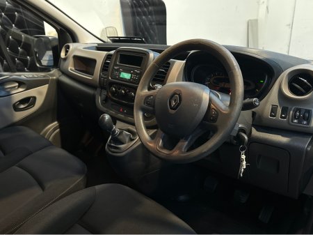 2015 Renault Trafic Passenger TRAFFIC VAN DCi €7,950 thumbnail