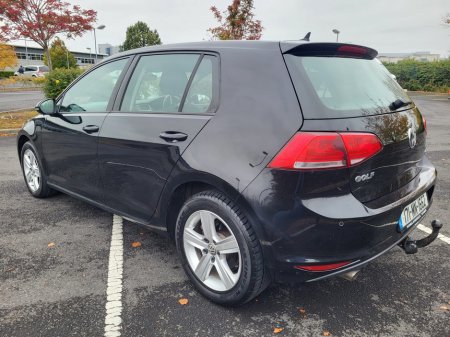 2017 Volkswagen Golf  €11,999