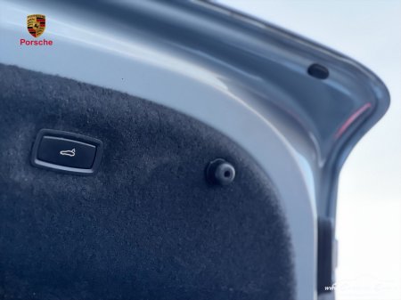 2020 Porsche Taycan TYCAN 4S DOLOMITE SILVER EV MOBILITY €44,950 thumbnail