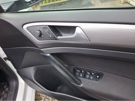 2016 Volkswagen Golf 1.2 AUTO €13,950 thumbnail