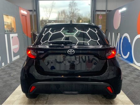 2023 Toyota Yaris 1.0 PETROL AUTOMATIC / 9k KMs / Reverse Camera €21,950 thumbnail