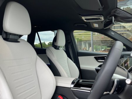 2025 Mercedes-Benz GLC Class GLC 220D AMG LINE 4Matic thumbnail