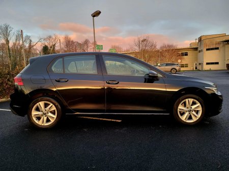 2021 Volkswagen Golf  €14,999 thumbnail