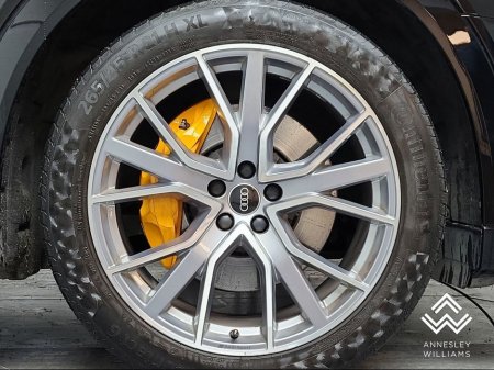 2022 Audi e-tron 55 quattro S Line €41,950 thumbnail