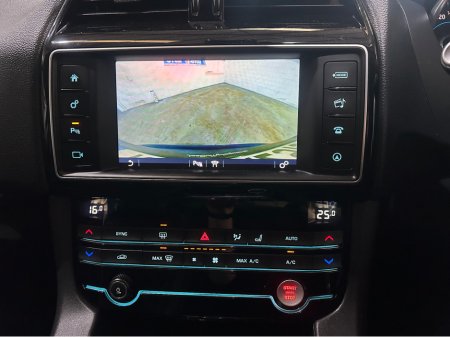 2018 Jaguar F-Pace 2.0 D R-SPORT PAN ROOF AUTO AWD €25,750 thumbnail