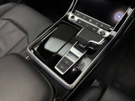 2025 Audi Q7 55 TFSI E S LINE BLACK ED QUATTRO €97,990 thumbnail