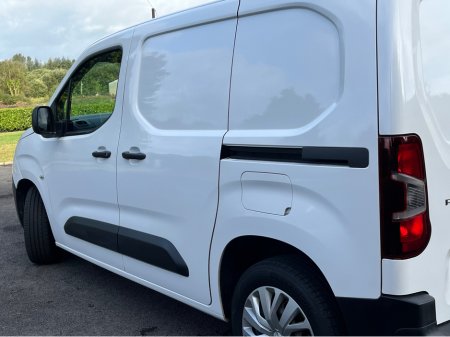 2020 Peugeot Partner PROFESSIONAL L1 B BLUEHDI €11,950