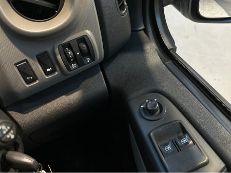 2015 Renault Trafic Passenger TRAFFIC VAN DCi €7,950 thumbnail