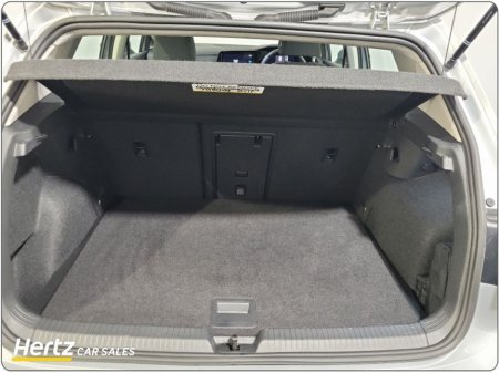 2023 Volkswagen Golf LIFE 2.0 TDI 115HP Diesel Manual €26,995 thumbnail