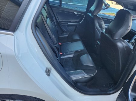 2018 Volvo V60 2.0 D D4 R-DESIGN NAV 190BHP 5DR// SERIOUS CAR WELL PRICED//DRIVES LIKE NEW // SERIOUS SPEC// €12,999