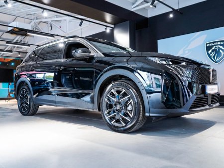 2025 Peugeot 5008 STD Allure Mhev 136 E-dsc6 4DR