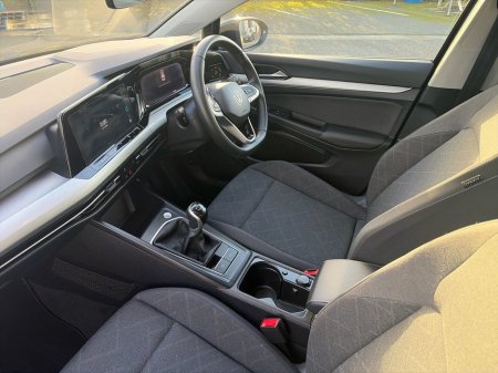 2024 Volkswagen Golf LIFE 2.0 TDI 115HP MANUAL €28,975