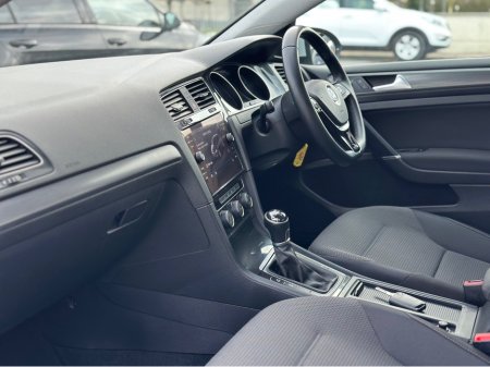 2018 Volkswagen Golf 1.6 TDI SE NAV BLUEMOTION 115PS 5DR €16,950 thumbnail
