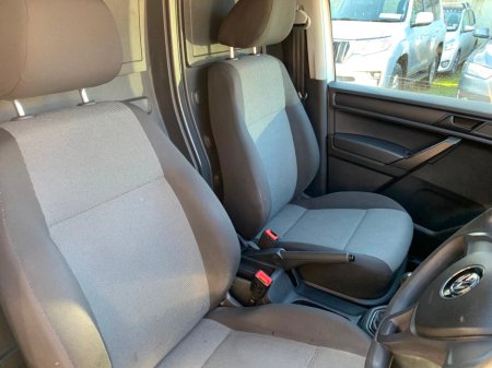 2016 Volkswagen Caddy Maxi 2.0 TDI 102 BHP // NO VAT // 05/26 CVRT // GREAT CONDITION // €6,950 thumbnail