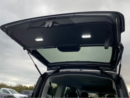 2026 Ford Tourneo Connect Tourneo Connect  LWB Titanium PHEV 150 BHP Automatic €54,500 thumbnail