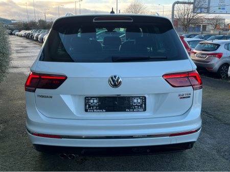 2020 Volkswagen Tiguan R-LINE 4MOTION AUTOMATIC 2.0 DIESEL //LOW MILES//MASSIVE SPEC//FULL LEATHER//DYNAUDIO SOUND SYSTEM//360 PARKING CAMERAS//HEAD UP DISPLAY// €34,950 thumbnail
