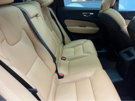 2024 Volvo XC60 €54950! 2024 VOLVO XC60 T6 RECHARGE ULTIMATE AWD  / CRUISE CONTROL / 360° PARKING CAMERA / ELECTRIC MEMORY & HEATED SEATS / REAR HEATED SEATS / PANORAMIC SUNROOF / HEATED STEERING WHEEL €54,950 thumbnail