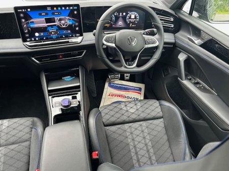 2024 Volkswagen Tiguan 2.0 TDI 150HP R-Line DSG Panoramic Sunroof €52,995 thumbnail