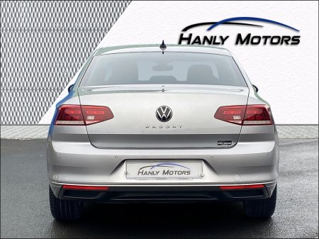 2022 Volkswagen Passat BUSINESS 2.0 TDI MANUAL 6SPEED FWD 150 4DR €25,995 thumbnail